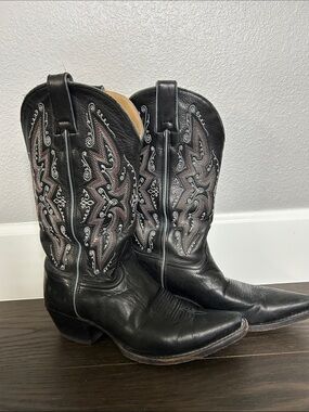Sonora Black Western Embroidered Cowboy Boots - size 7